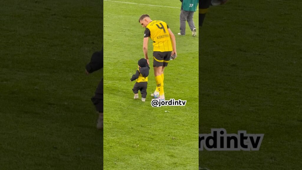 Nico Schlotterbeck nach dem Spiel gegen Mainz #bvb #borussiadortmund #mainz05 #baby #kind #sohn