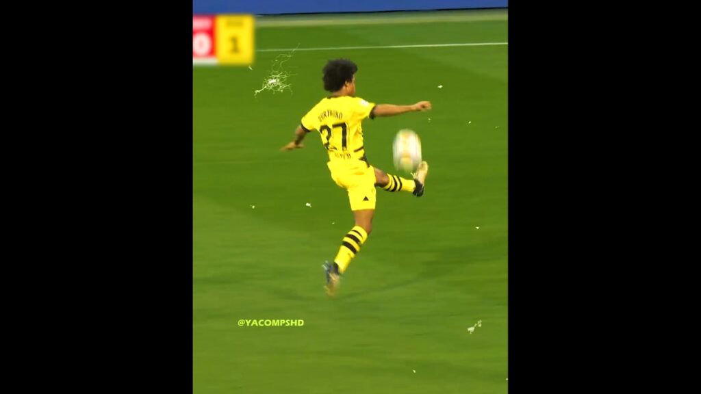 Karim ADEYEMI Magic 🤩 #football #soccer #futbol #trending #shorts #viral #edit #dortmund #germany