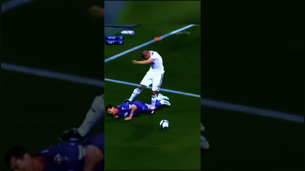 Saat Pepe Menendang Sergio Ramos ☠️