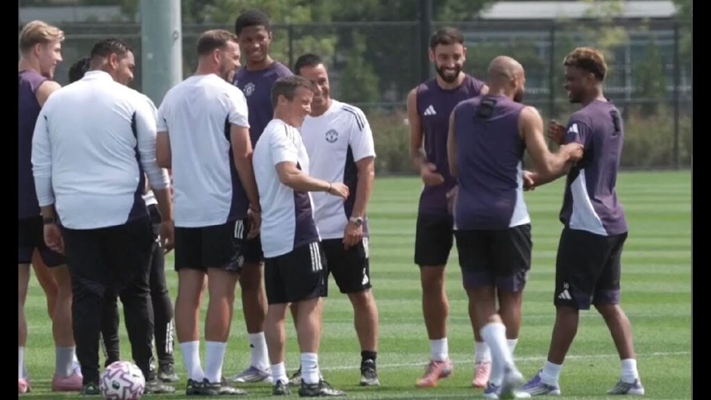 Bruno Fernandes giggles as new boys Mbuemo and Cunha are latest Man Utd Tunnel Victims | WSS