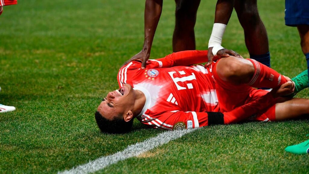 [Bild+] Musiala suffered a broke fibula, ligaments also affected. Estimated time out 4-5 months.