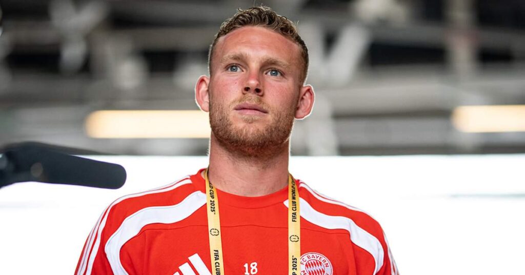 Daniel Peretz joins Hamburg on loan