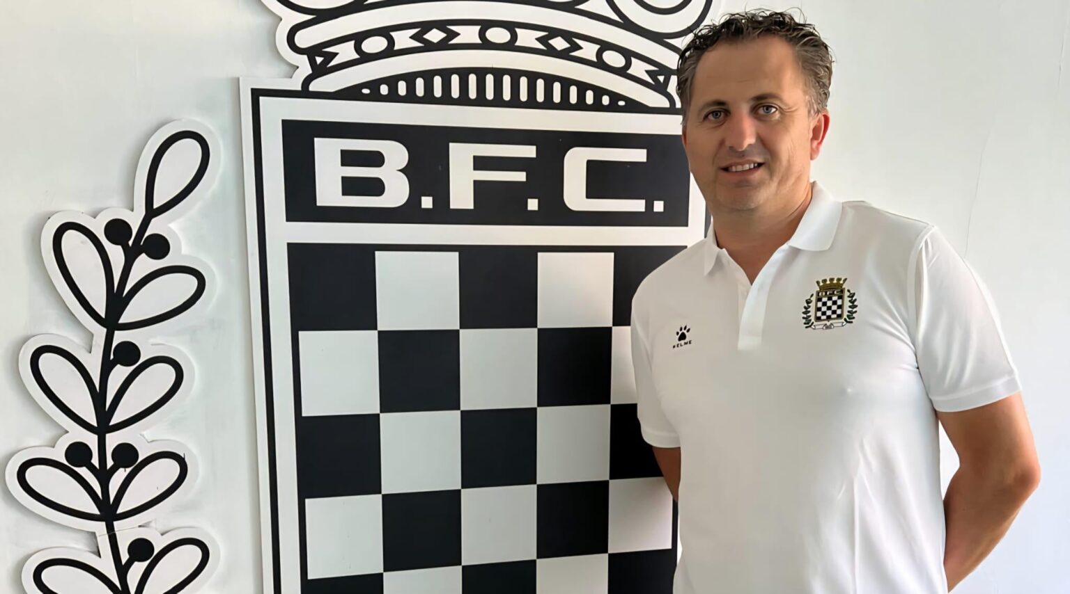 Futebol | Uma Formação com Identidade Axadrezada e Sentido de Responsabilidade