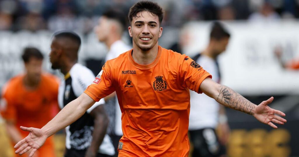 Nacional: Joel Silva reforça o meio-campo