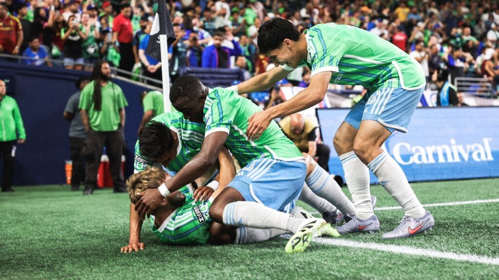 GOLAZO: Pedro de la Vega scores insane volley vs Cruz Azul to make it 7-0!!!