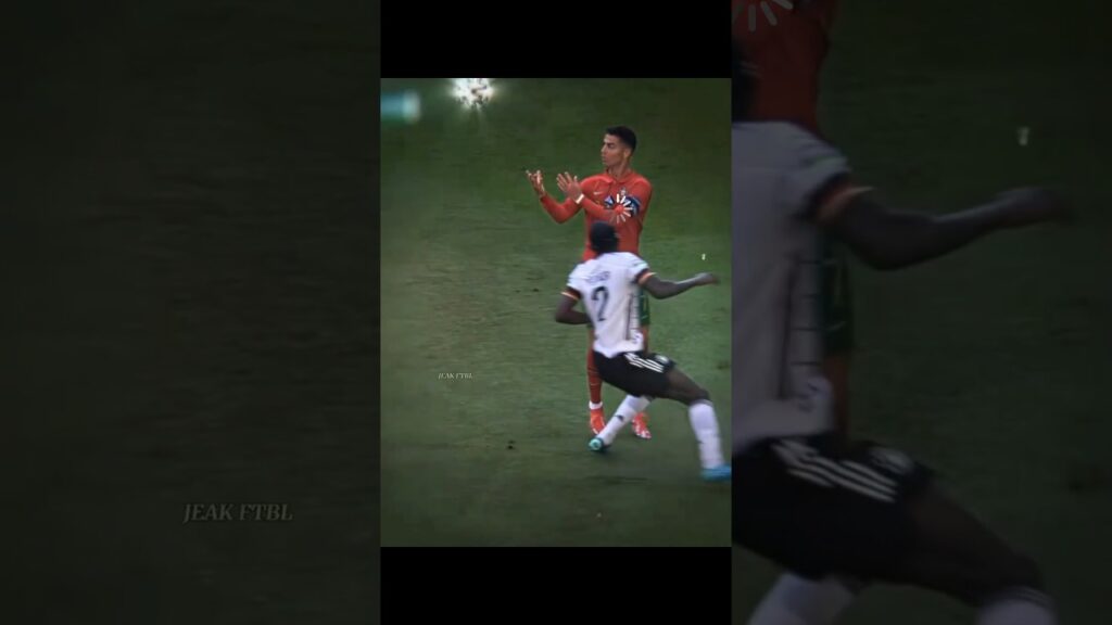 Ronaldo vs Rudiger ☠️😇 #shorts