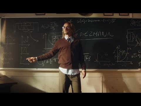 Antoine Griezmann devient prof de lycée pour la nouvelle campagne de Decathlon