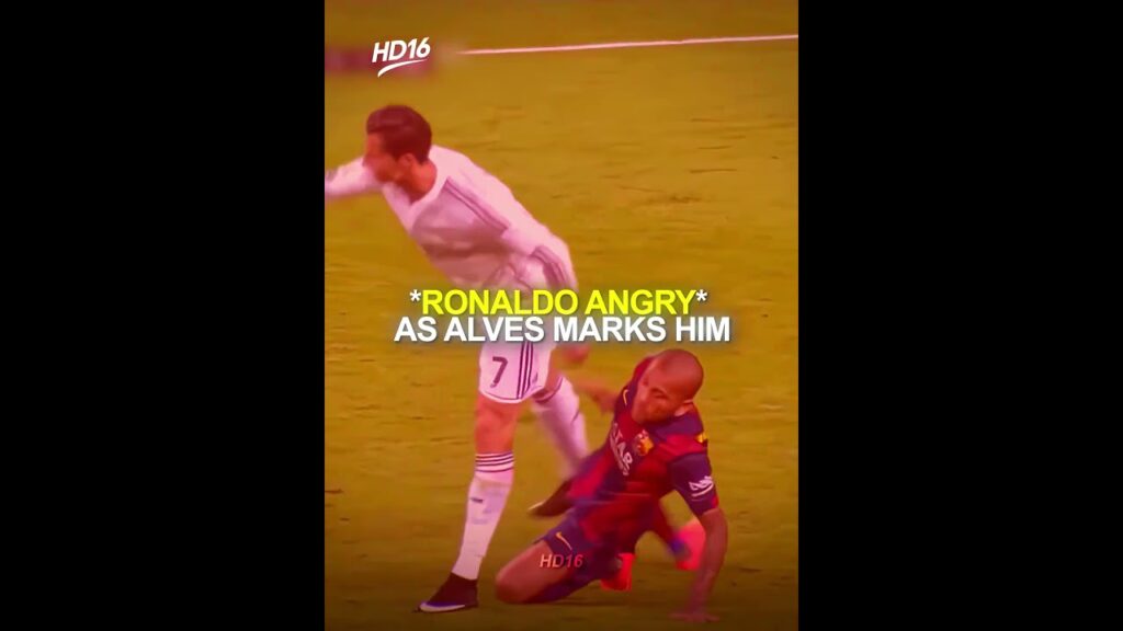 When Dani Alves Nutmegged Ronaldo 😱😎
