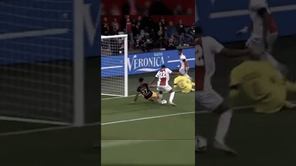 Steven berghuis knee slide failed🤭