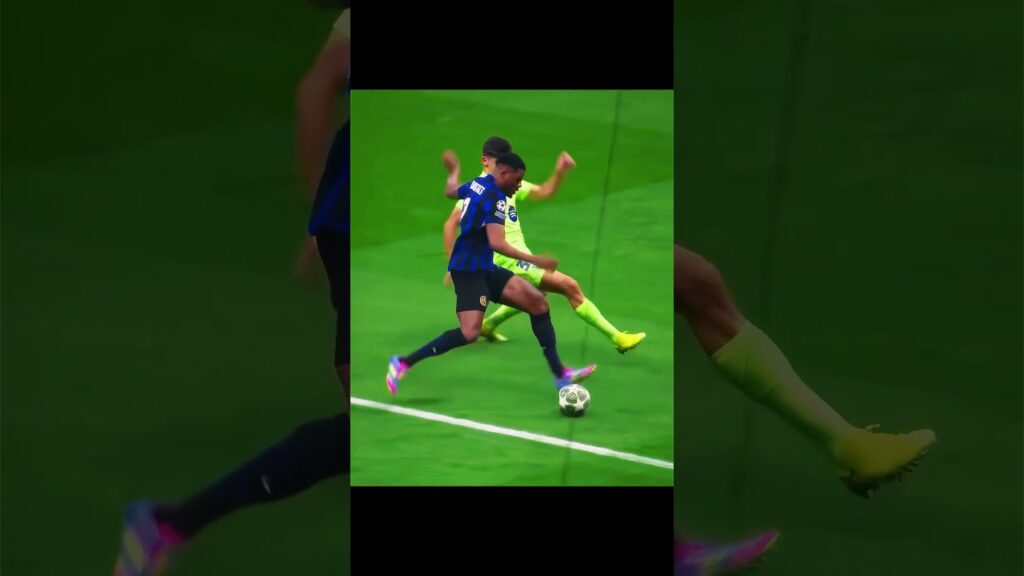 Denzel Dumfries is a monster 💀