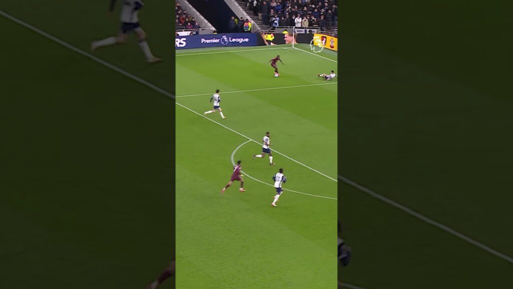 😅 Stay away from Doku #lfc #football