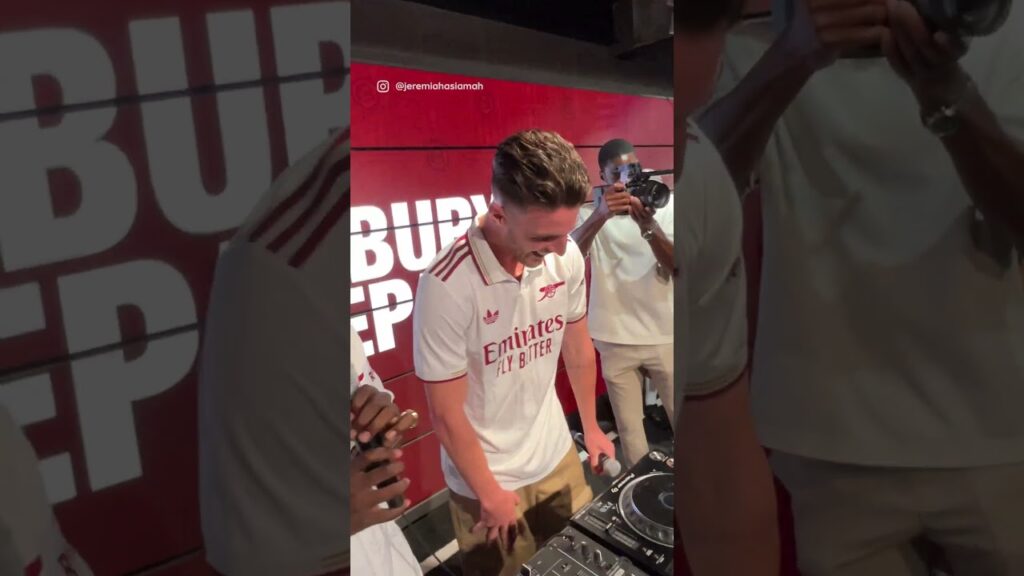 Declan Rice drops a RAP?! 😱🎤