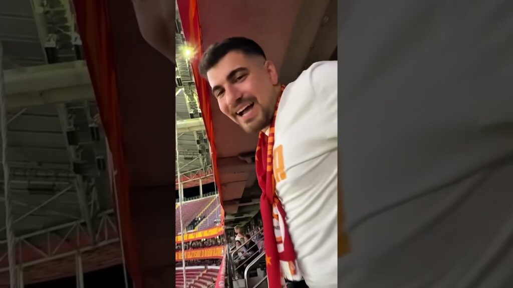 Leroy Sane dün Galatasaray taraftarlarına şundan yaşattı 🤩✨#sane #galatasaray #shorts #football