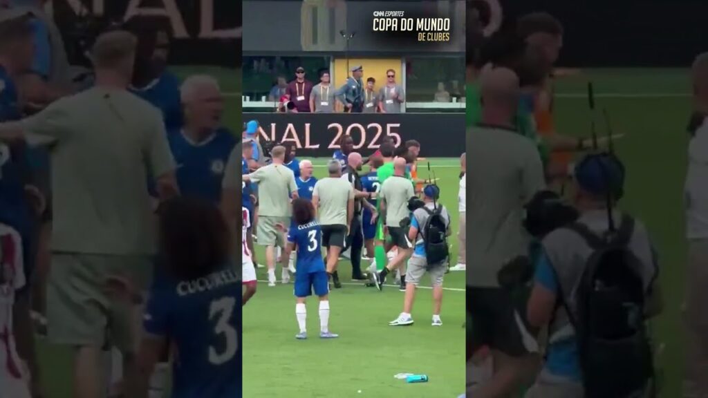 Novo ângulo mostra início da confusão entre Luis Enrique e João Pedro | CNN ESPORTES