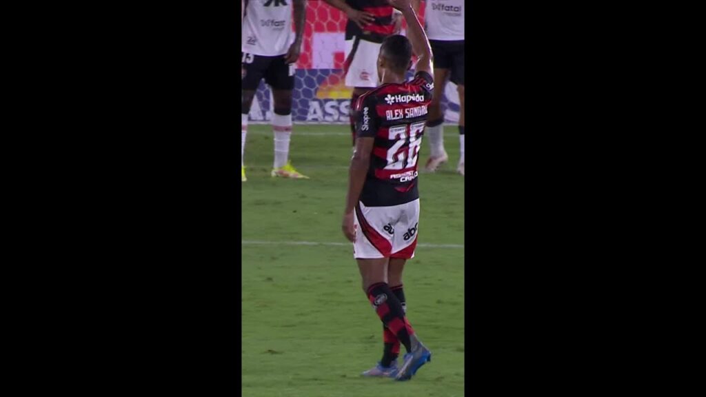 ÚNICO JOGADOR DO FLAMENGO CONVOCADO, ALEX SANDRO SAIU MANCANDO DO GRAMADO | #shorts | ge.globo ÚNICO JOGADOR DO FLAMENGO CONVOCADO, ALEX SANDRO SAIU MANCANDO DO GRAMADO | #shorts | ge.globo