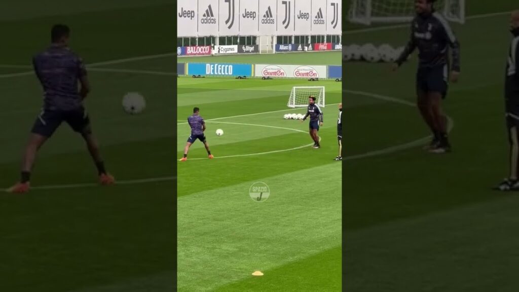 GUARDATE ALEX SANDRO E MCKENNIE! #shorts