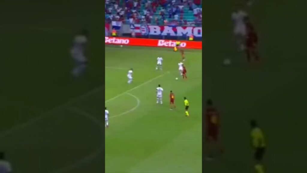 UMA PINTURA DE EVERTON RIBEIRO POR CIMA DO GOLEIRO FABIO PRA VIRAR O JOGO AINDA NO PRIMEIRO TEMPO!!