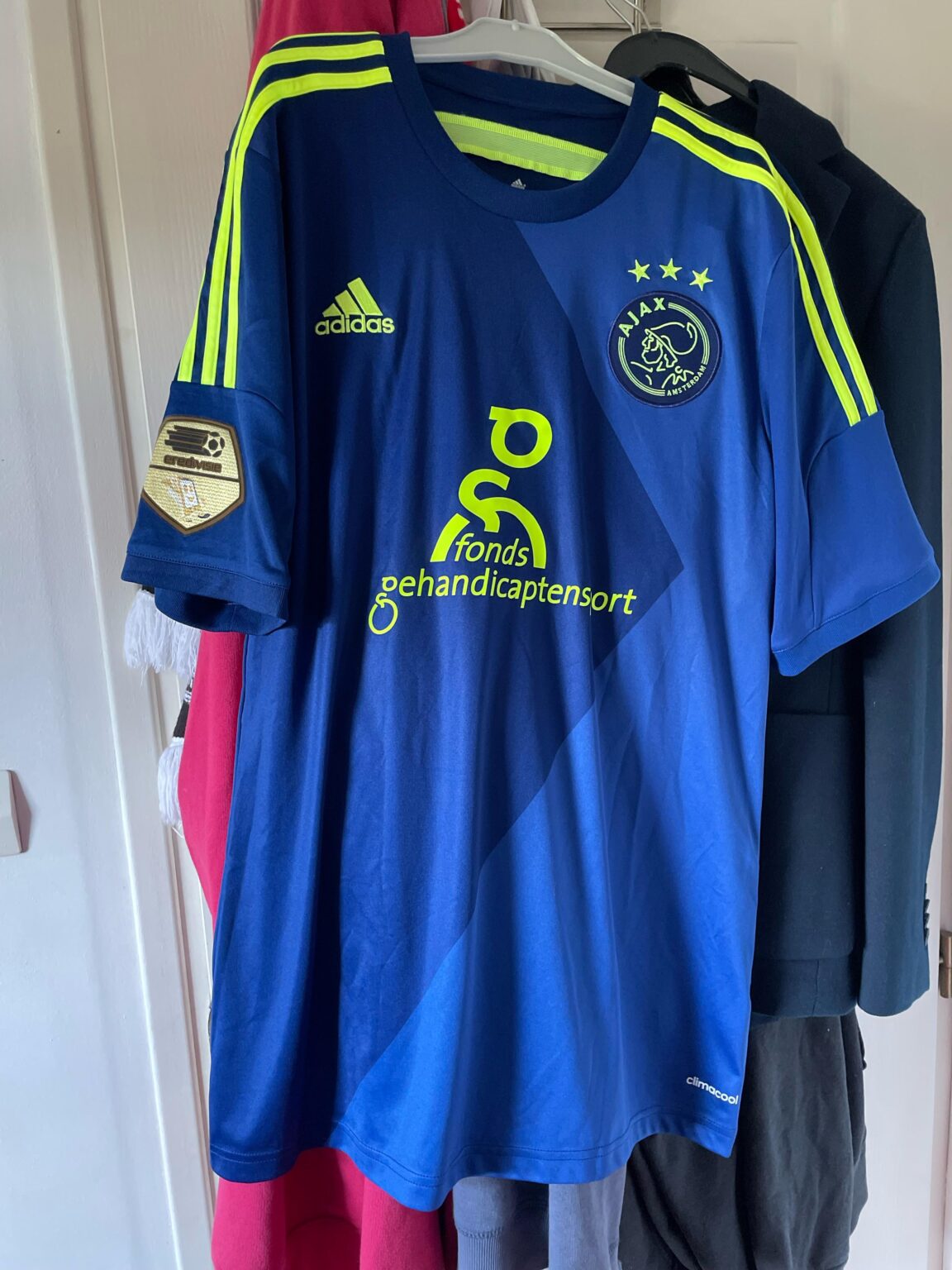 Dag 1 van een Ajax shirt over de jaren te posten