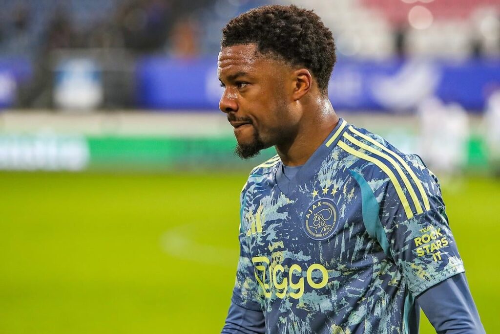 [VI] Ajax and Birmingham reach agreement on loan of Chuba Akpom. Deal will be permanent if Birmingham promote to PL