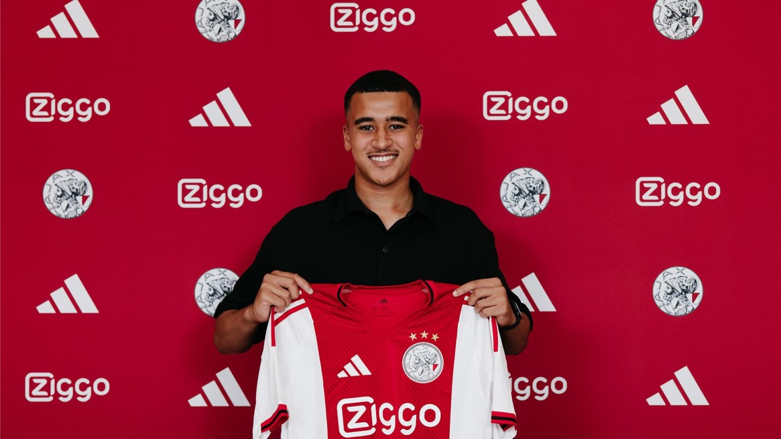 Official:Abdellah Ouazane (16) returns to Ajax and signs a contract until 2028