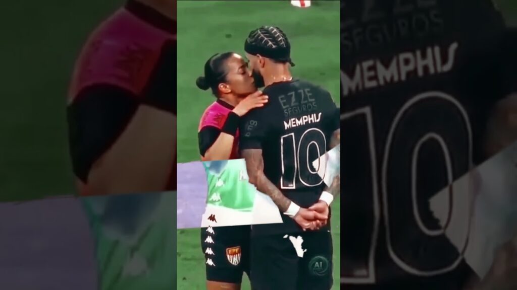Memphis Depay and The Referee Again #football #soccer #referee #viralvideo #memphisdepay #kiss
