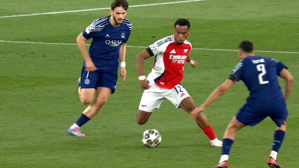 Jurrien Timber is just class in 2025 🇳🇱