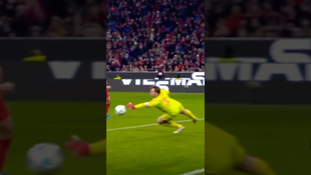 The GOAT Manuel Neuer 🧤🐐 #goalkeeper #soccer #soccershorts #futbol #football #shorts #bayern