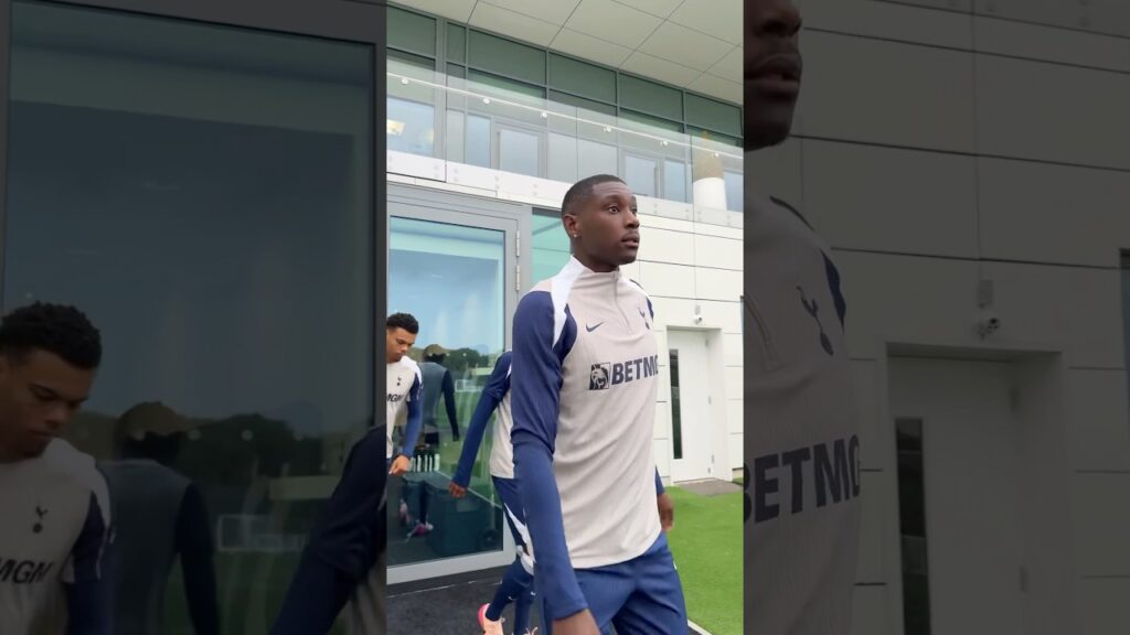 Kolo Muani’s first session! 🇫🇷