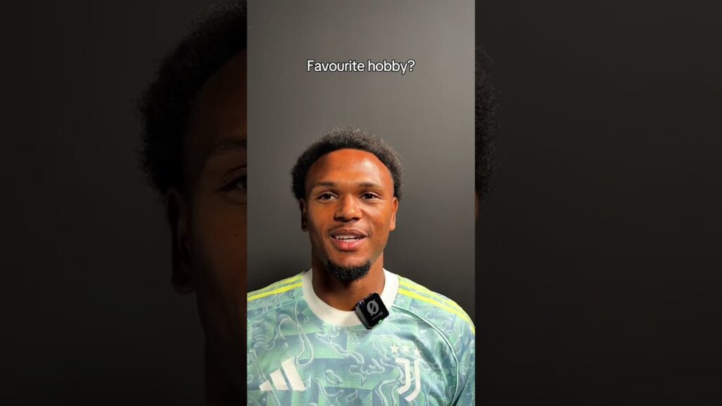 Here we have Openda answering quickfire questions #juventus #openda #gettoknow #questions