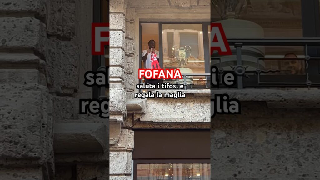FOFANA saluta i TIFOSI e REGALA la MAGLIA ❤️🖤 | #Shorts