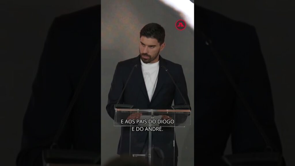 Rúben Neves deu voz à Seleção Nacional na homenagem a Jorge, Diogo e André.