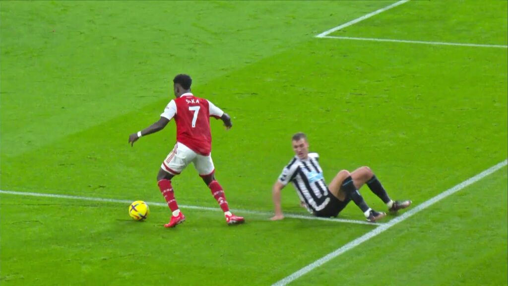 Bukayo Saka Skills are 100% insane !!