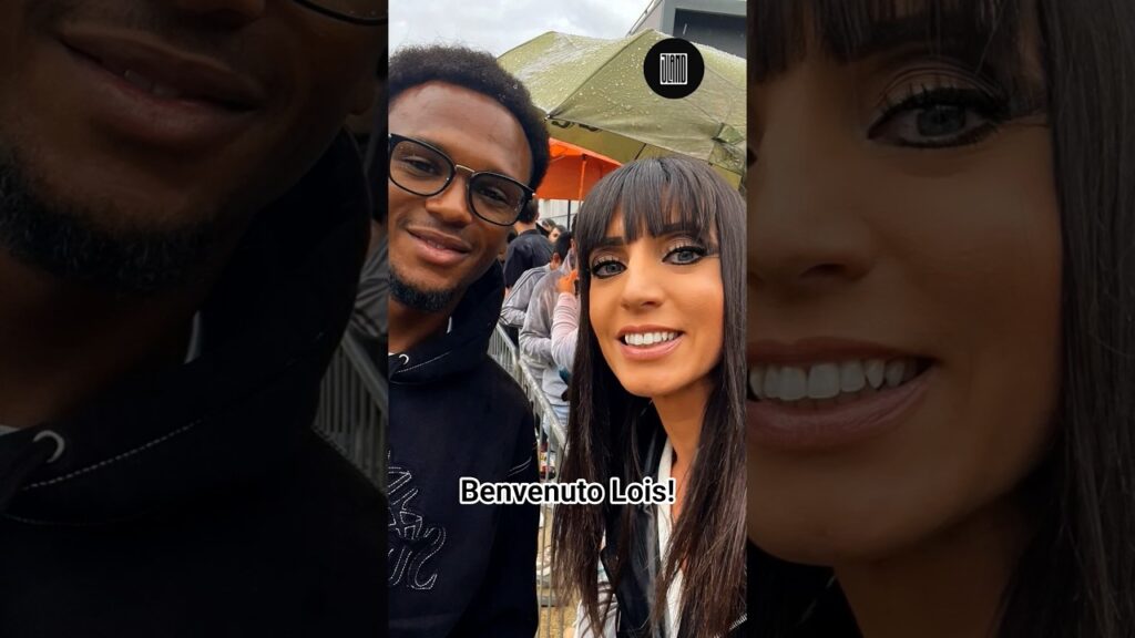 Momento autografi e selfie per Lois #Openda davanti al J|Medical