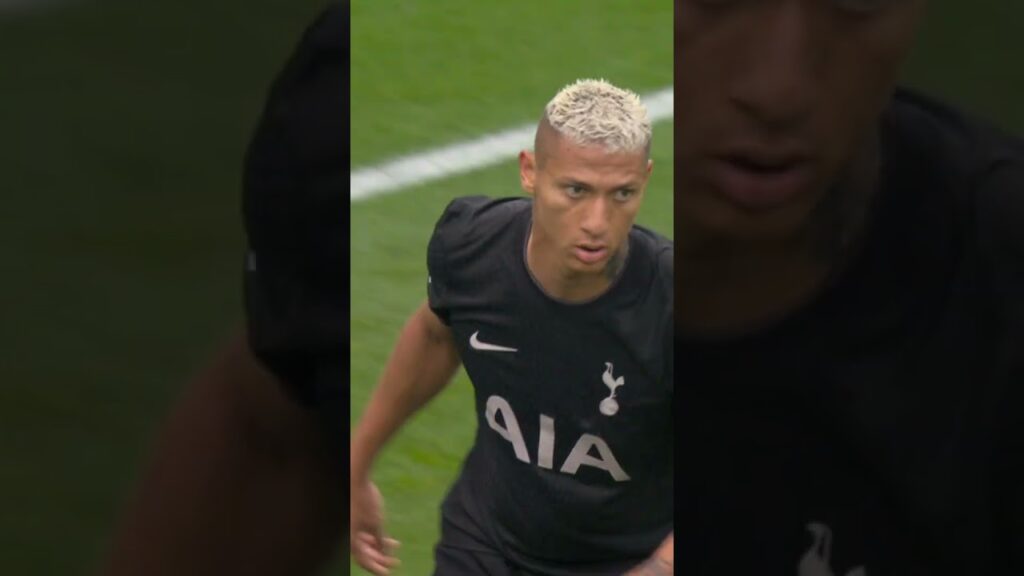 Richarlison with the response! 🇧🇷