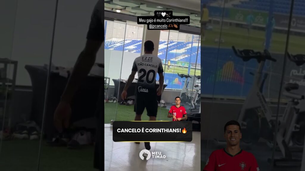 JOÃO CANCELO COM A CAMISA DO CORINTHIANS