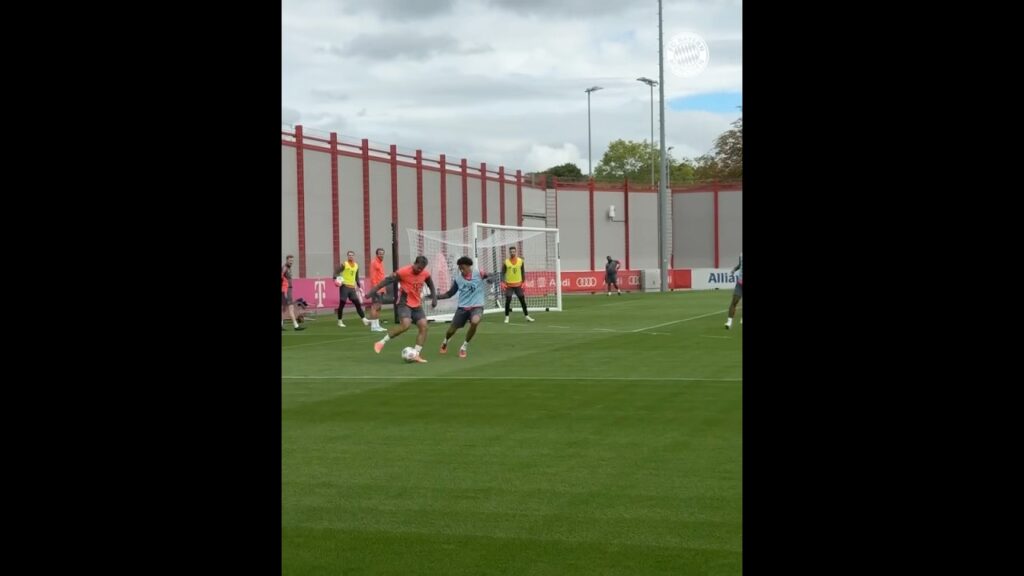 Serge Gnabry's nice goal after fake shot at Bayern's training session