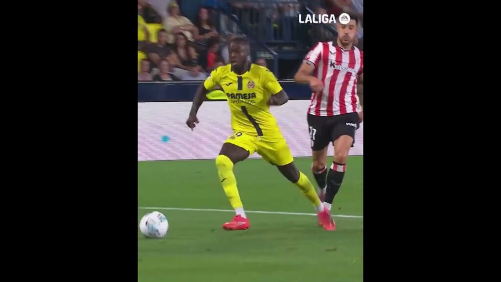 Otra de Nicolas Pepe. Evitó el gol Unai Simón. #VillarrealAthletic | #LaLigaHighlights