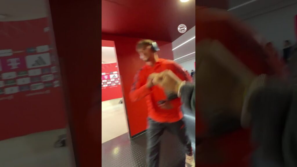 LEON GORETZKA TOM BISCHOF AND RAPHAEL GUERREIRO BEFORE BUNDESLIGA MATCH VS WERDER BREMEN  #football