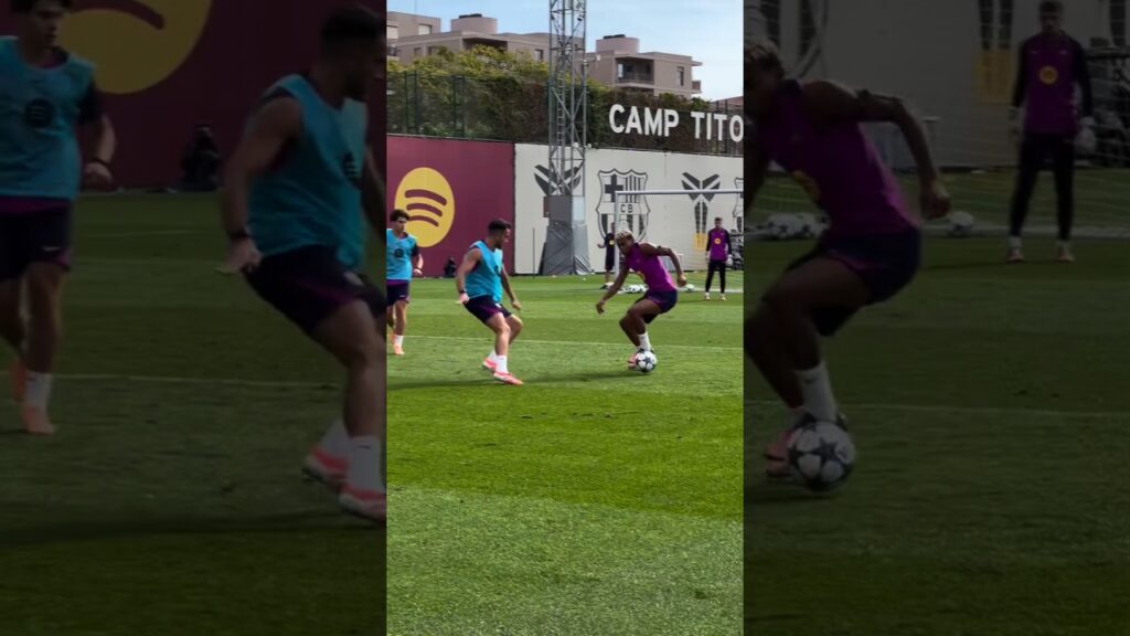 ❤️ Lamine Yamal s'amuse avec Eric Garcia à l'entraînement, électrique ! (Barça) #football #shorts
