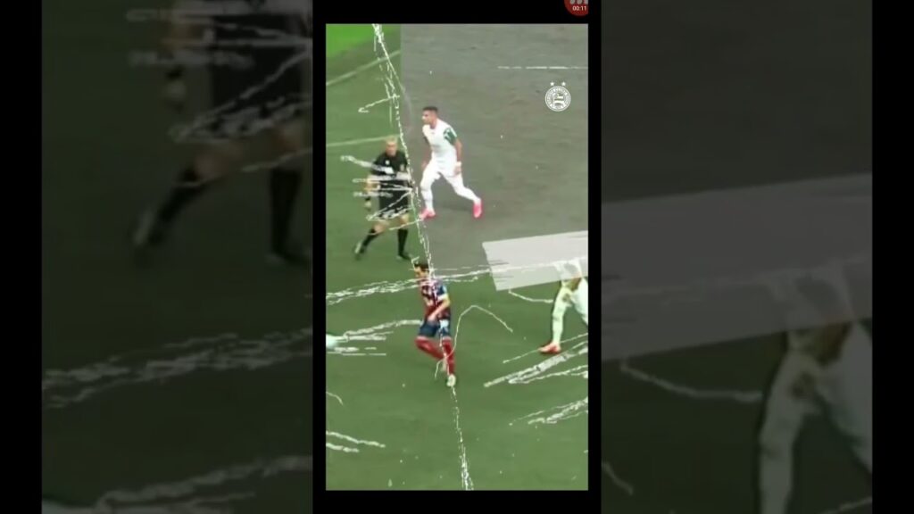 🛀🎶 Um banho d’água fresca do lindo 🔟 tricolor. Everton Ribeiro #BahiaDasArtes #BBMP #Miteiro