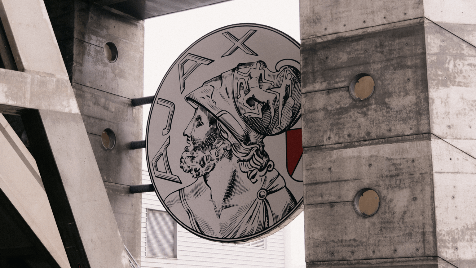 Carolien Gehrels steps down as Chair of the Supervisory Board.