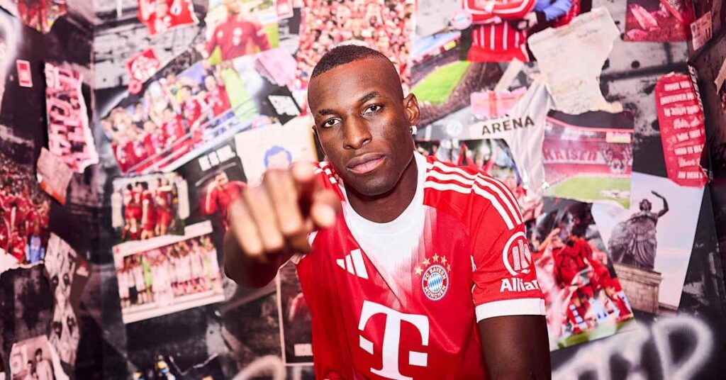 [Official] FC Bayern München has loaned attacker Nicolas Jackson (24) from Club World Cup winners FC Chelsea. The Senegalese international has signed a contract valid until June 30, 2026, and will wear the number 11 shirt for the German champions.