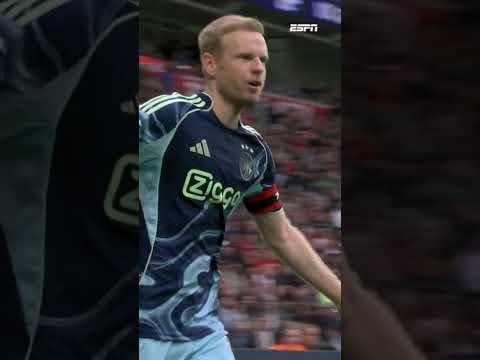 Oscar Gloukh moet in de basis