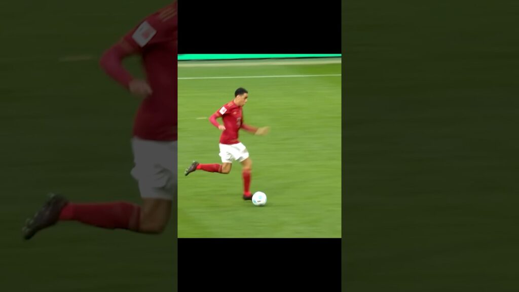“Jamal Musiala Toying With Defenders ⚡”