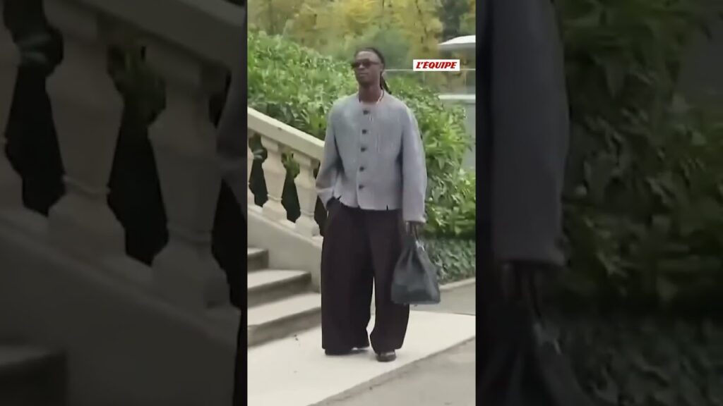 👀 L'arrivée d'Eduardo Camavinga à Clairefontaine ! #shorts #football #camavinga