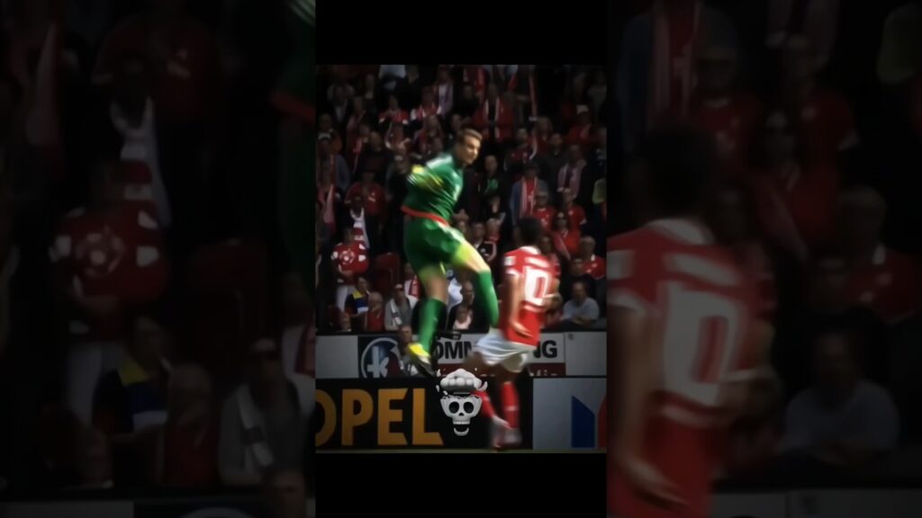 Neuer crazy moments🐐🥶#football #shorts #viral #neuer #rinkujha