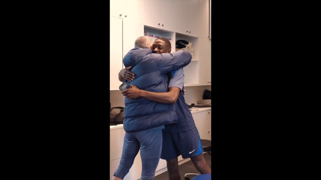 This is how Luis Enrique welcomed his Ballon d’Or winner, Ousmane Dembélé 🥹👏