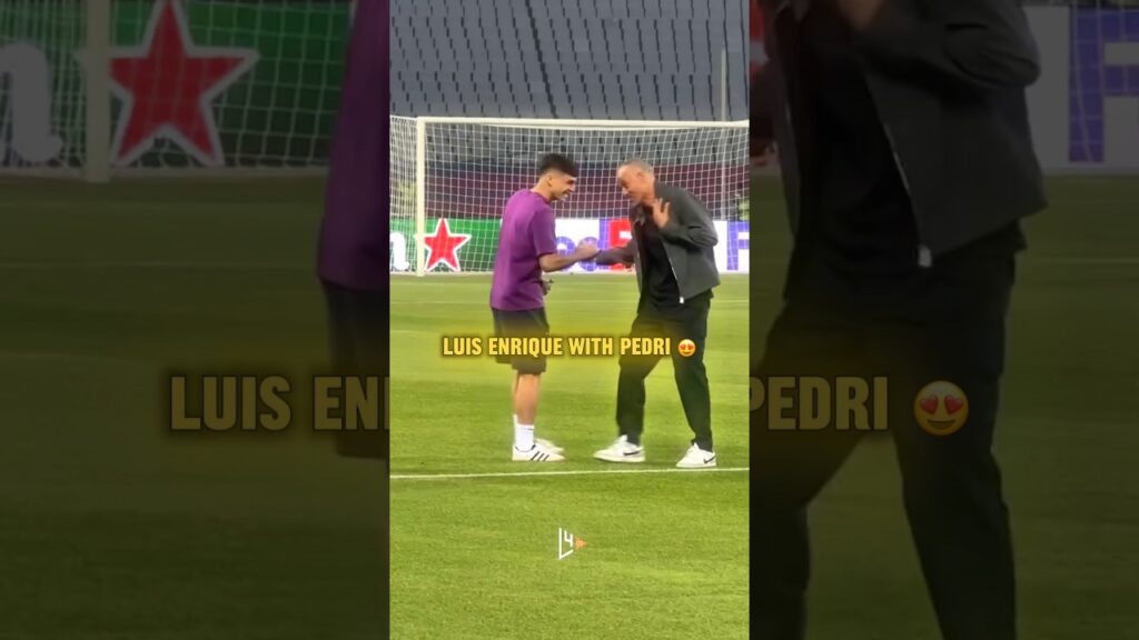 Luis Enrique with Barcelona players 😍❤️