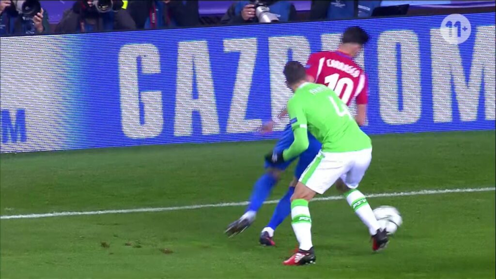 Champions League 23.11.2016 / Amazing dribble Carrasco!