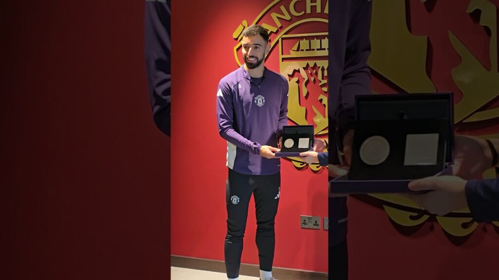 Bruno Fernandes Receives TWO Awards 🏆🏆